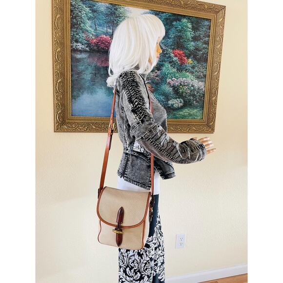 Vtg DOONEY and BOURKE tan beige braided toggle equestrian crossbody/shoulder bag - Picture 3 of 9